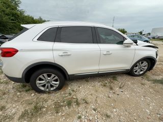 2016 Lincoln MKX Premiere - Exterior Side Passenger